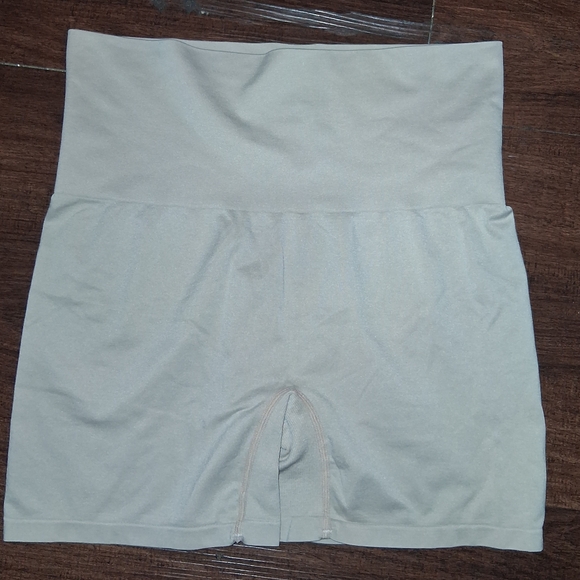 Jockey Women's Nude Shapewear - Picture 1 of 2